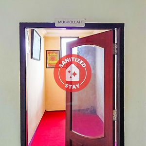 Oyo 91936 Hotel Lima Dara